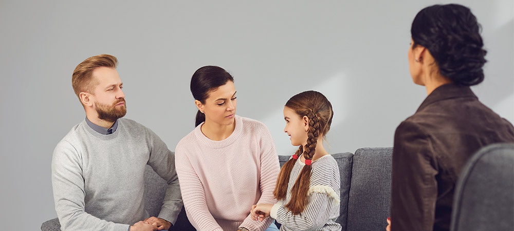 between couple’s therapy and family therapy
